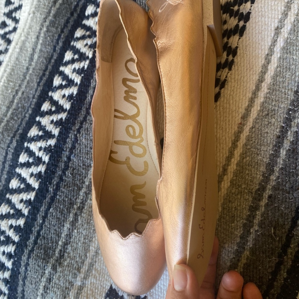 Sam Edelman Rose Gold Finnegan scalloped flat